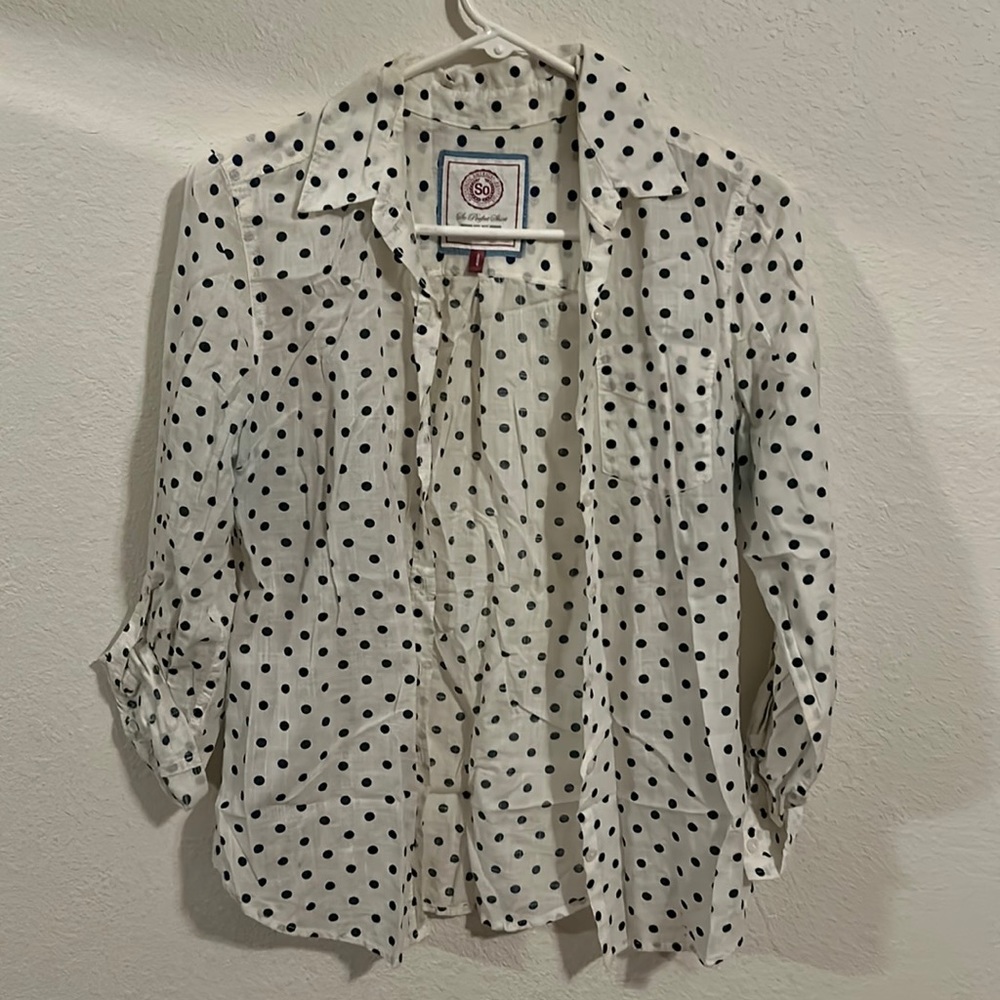 White with blue circles buttoned down shirt